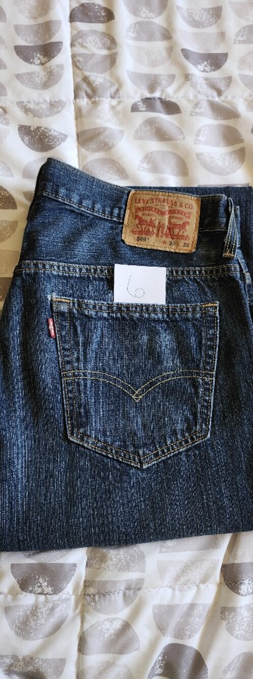 Authentic Levis 569 32/32